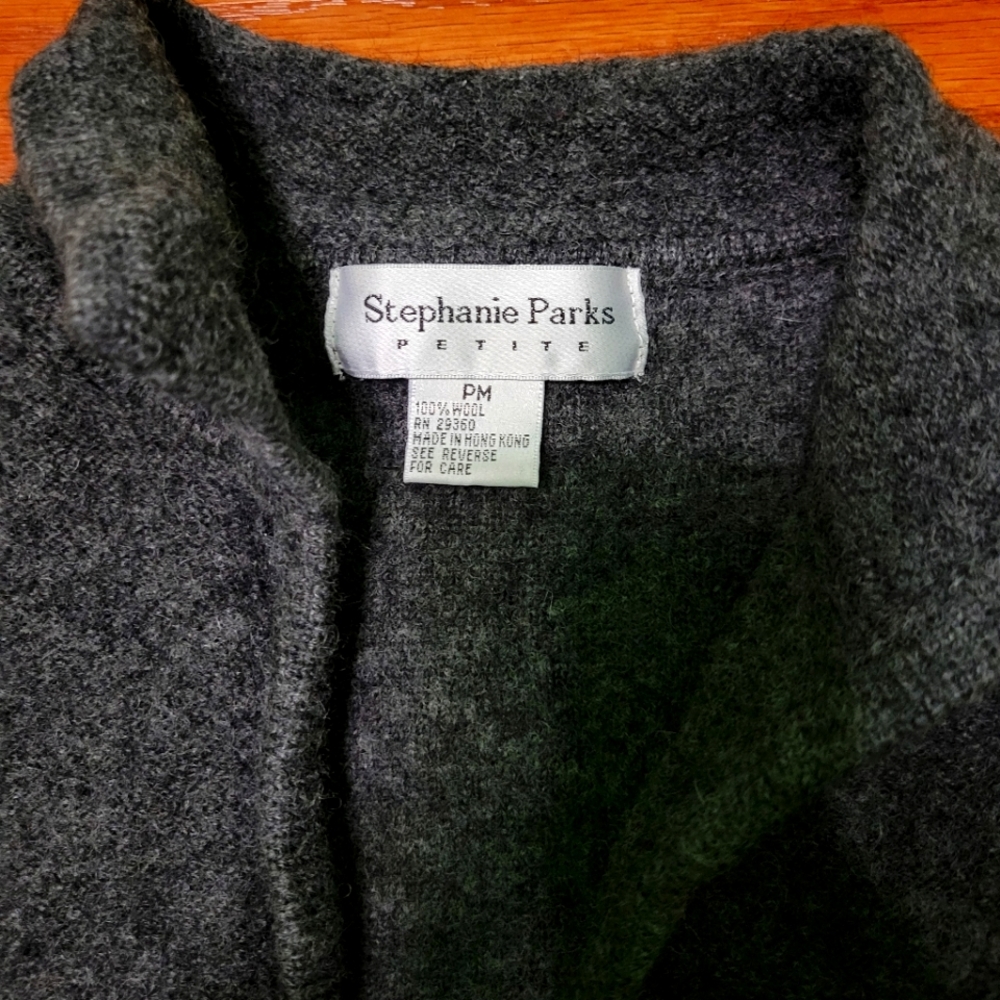 Sweater - Picture 4 of 4